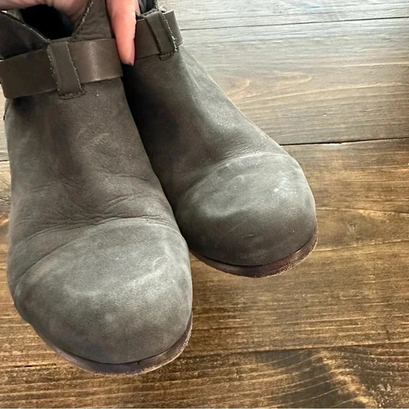 Rag & Bone Women's Harrow Gray Distressed Suede Ankle Boots Size 39, US 9 GUC - Picture 6 of 13